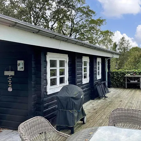 Cozy Log With A Panoramic View Vakantiehuis Glesborg