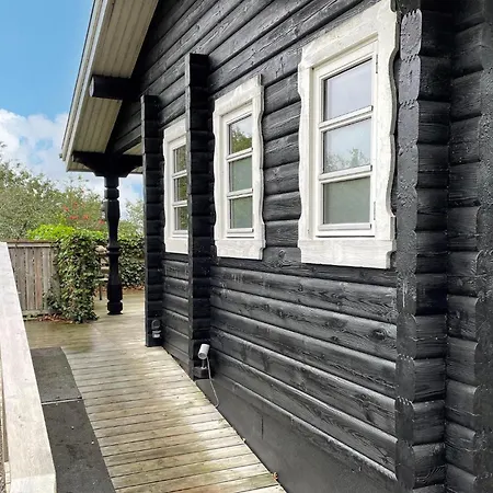 Cozy Log With A Panoramic View *