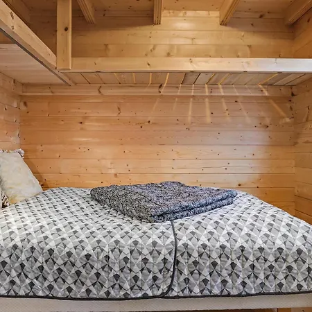 Vakantiehuis Cozy Log With A Panoramic View Glesborg